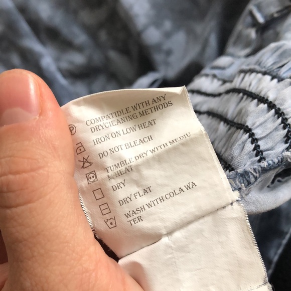 Big girls tie dye chambray dress with faux buttons - Picture 10 of 12